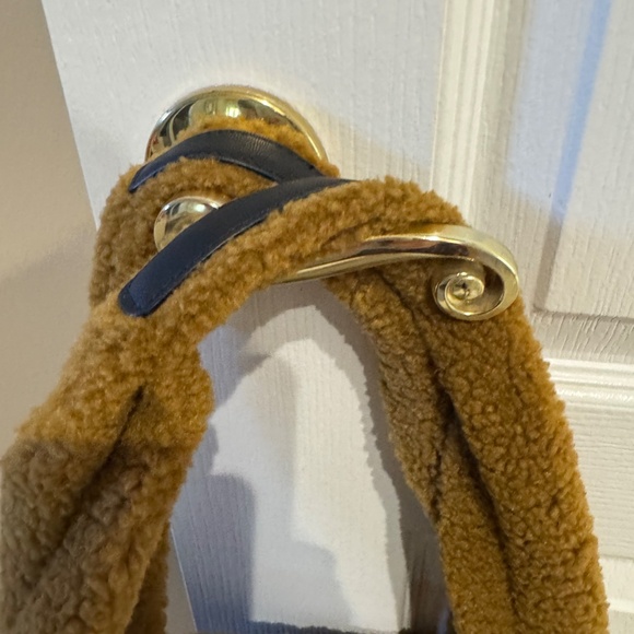 NEW WITH TAGS LULULEMON QUILTED GRID TOTE/ FLEECE XL/ 26L - Picture 4 of 7